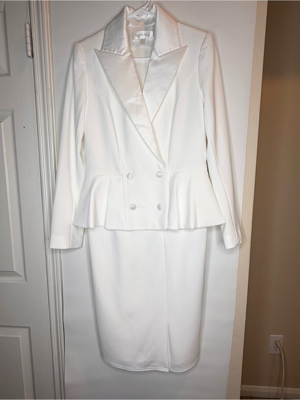 NWT Tadashi Shoji White Peplum Double-Breasted Dress Suit - Picture 3 of 8